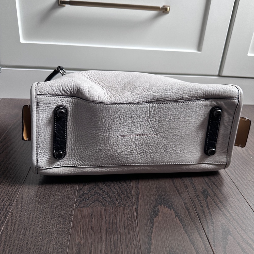 LIMITED EDITION Coach Rogue Bag / 1941 N2 RG-20315/ White with Dark Hardware - Picture 7 of 16